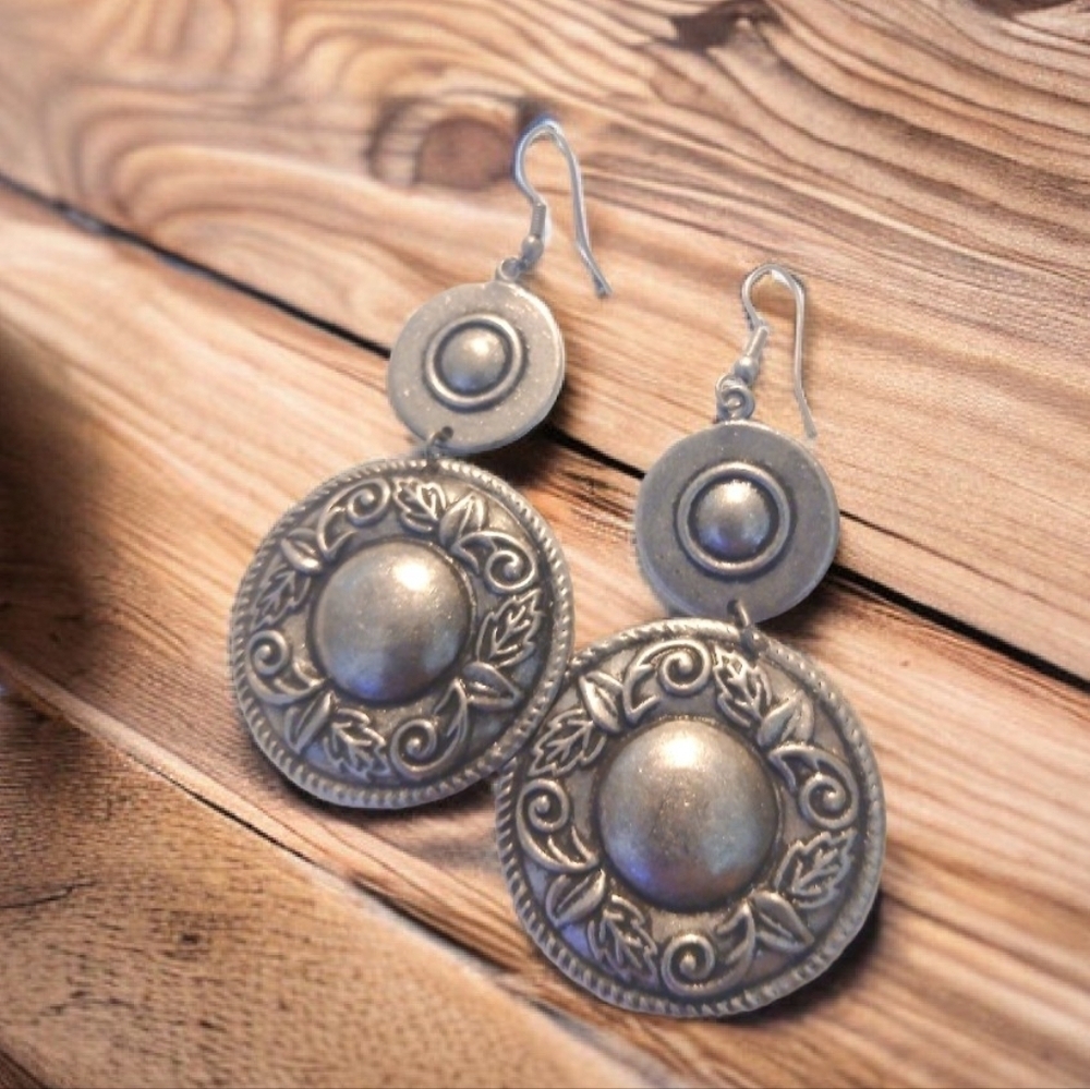 Lightweight Dangle Silver tone Earrings